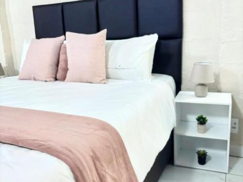 Stay-Tiah Pastel Room