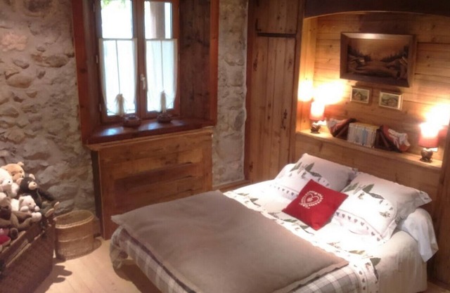 Stay with your family on an authentic farm in the Abondance Valley