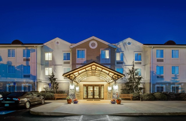 Staybridge Suites Cleveland Mayfield Heights Beachwood by IHG