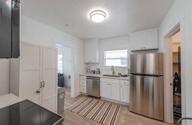 #StayinMyDistrict Goldfinch Cottage Coos Bay