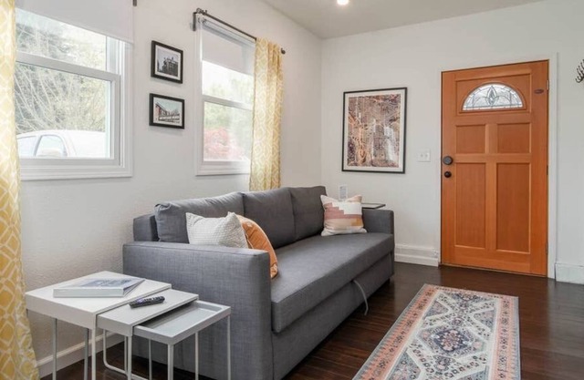 #StayinMyDistrict Kenton Private Guest House