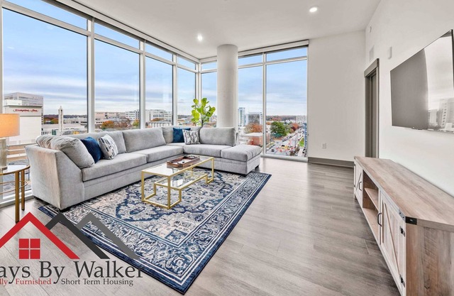 StaysByWalker 2BR Lux Uptown | City View! KingBeds