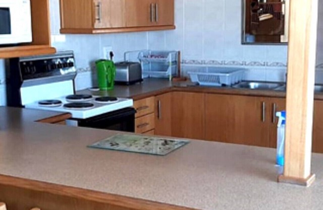 STEENBRAS 3 : 2bedr/1bathr first floor apartment, private lawn with BBQ