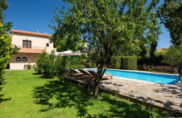 Stella Villa, A private villa with pool, located 600m from the beach