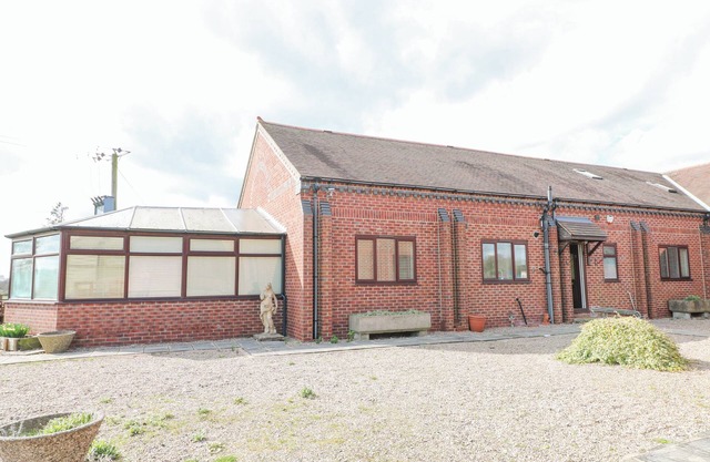 STENSONHILL LODGE, pet friendly, with hot tub in Derby