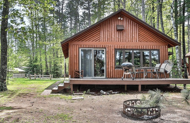 Stepaway Vacation Rentals- Getaway Cabin