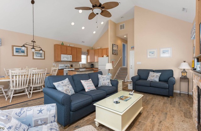 STEPS TO BEACH! 1 STREET TO SANDY TOES! Rooftop Ocean View Deck LOCATION!