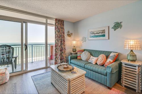 Steps to Boardwalk Condo with Pool in Myrtle Beach