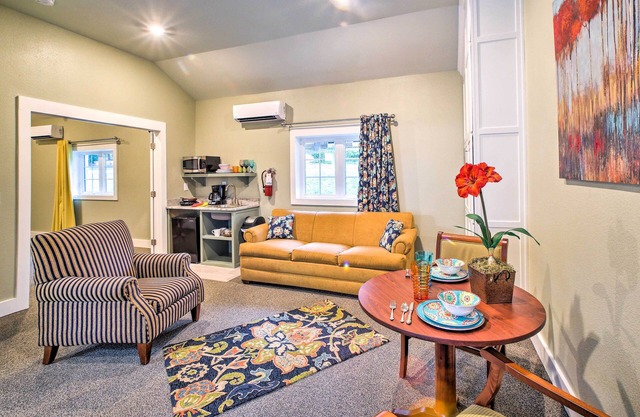 Steps to Branson Landing: Cozy Downtown Cottage!