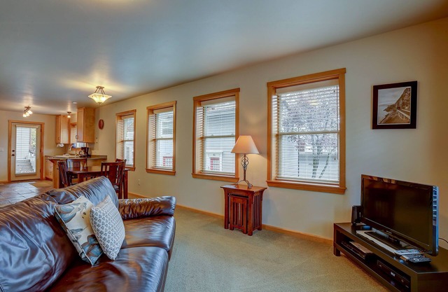 Steps to Downtown, Views, Adorable Apartment, Cozy & Newer
