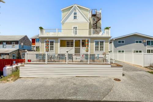 Steps to Shore Newly Renovated Dewey Beach Home!