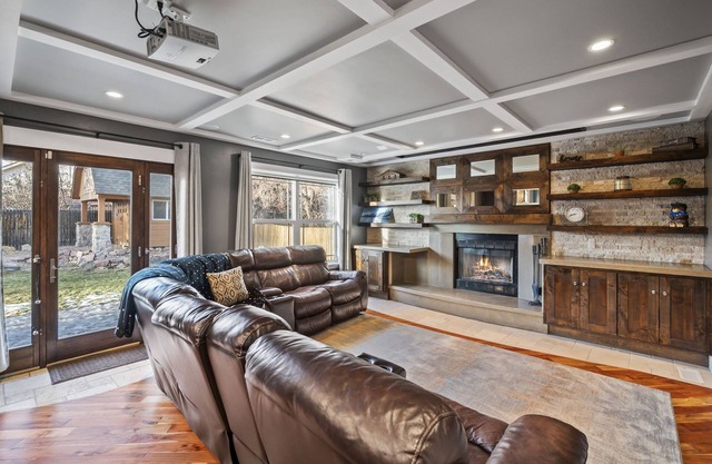 Steps to Trails+Parks+Creek+ More- Your Cozy Cottonwood Creek Casa