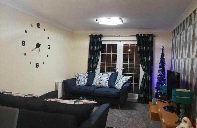 Stewartfield Gardens Apartment