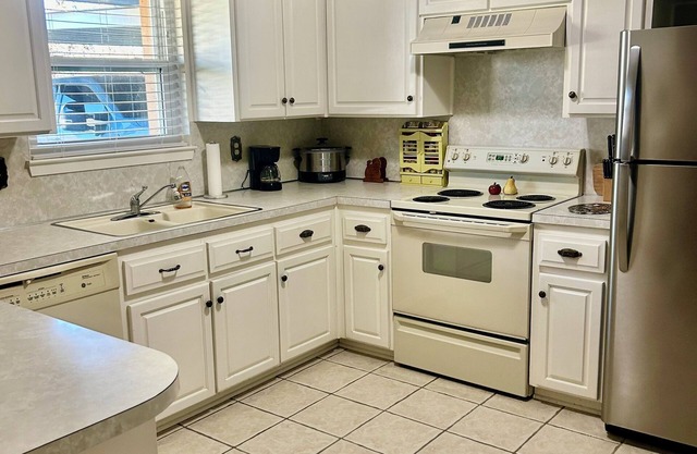Stillhouse Lake Getaway Harker Heights 2 Bedroom 2 Bath with jetted tub sleeps 6