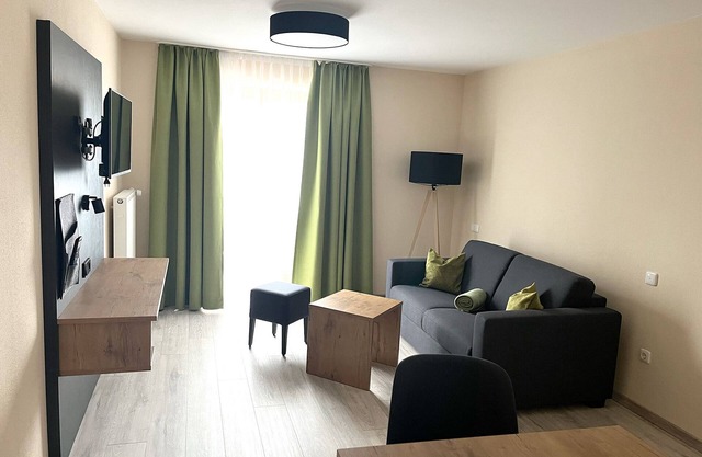 Stilvolle Ferienwohnung Rauschberg, 39qm, Balkon, Bergblick