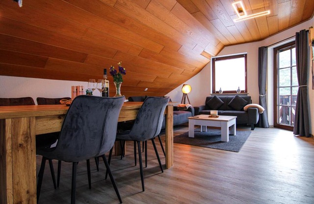 Stilvolle Wellness-Ferienwohnung in Neef Whirlpool, Sauna, Grill, Fitness, Billard & Moselblick