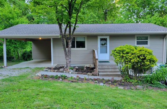 Stock Cottage Cozy 2 BR, 2 Bath House next to Biology Trails and SAU