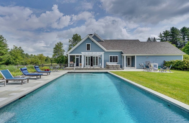 Stockbridge Retreat w/Pool & Hot Tub!