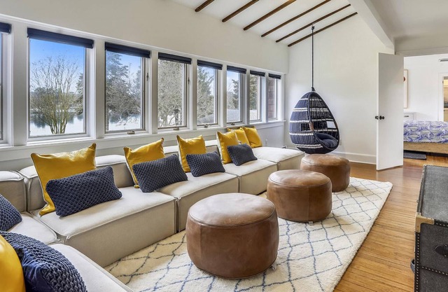 Stone Anchor Farm - An unforgettable waterfront estate on Oak Creek!