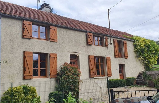 Stone Cottage with Pool & EV charger - heart of Burgundy/Champagne countryside