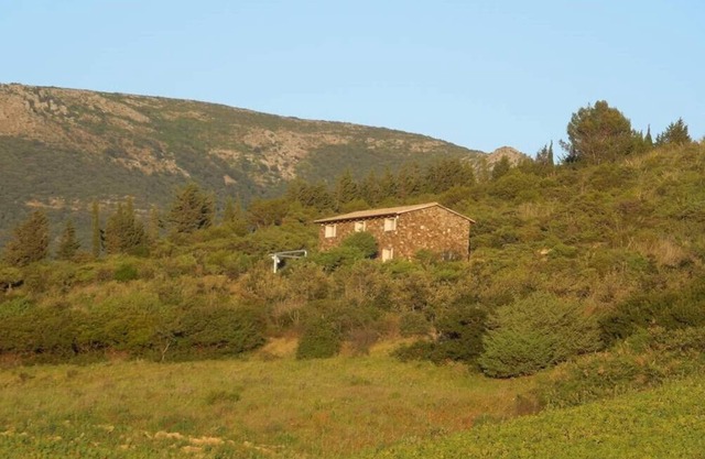 STONE COTTAGE SOLEMINIS