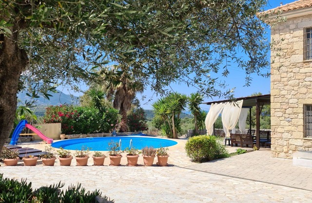 Stone Family Villa & Pool near Sandy Sea Turtle Beaches & Ancient Sites