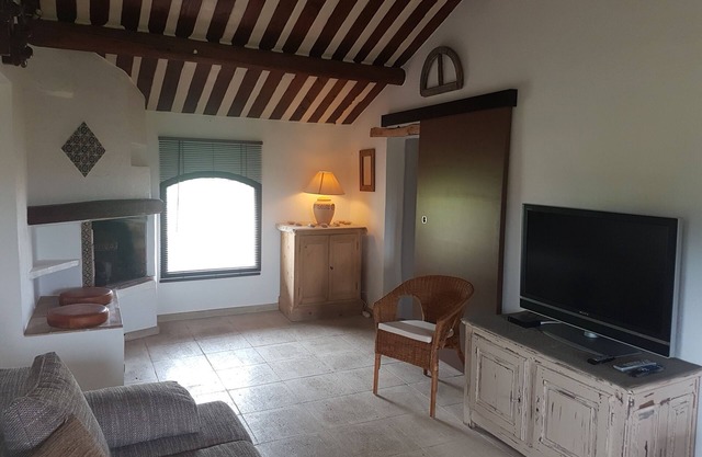 Stone farmhouse "the Pistachio shed
