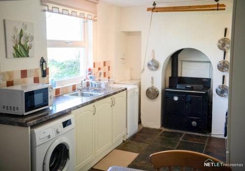Stone Hall Mill Cottage - Tranquil Countryside Haven in Pembrokeshire