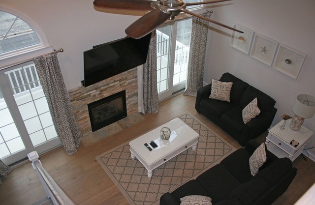 Stone Harbor With Water View! 1 Block to Downtown