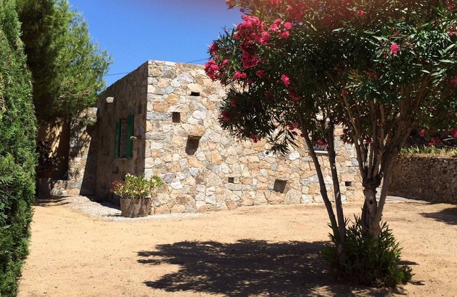 Stone house - close to the sea view Bodri- beaches