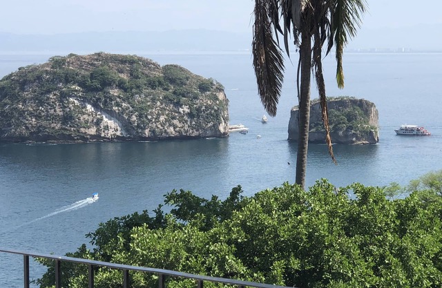 Stone house overlooking the Sea and the Jungle