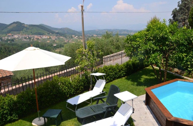 Stonehouse, private pool, fantastic terrace with panoramic views onto the valley, WiFi
