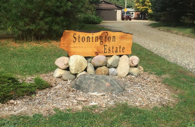 Stonington Estate Carriage Room