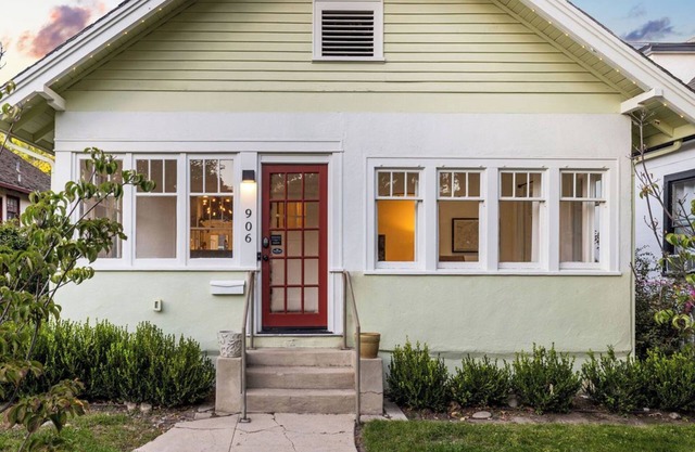 Stop Scrolling! Read our reviews. Stay here. Walk everywhere.