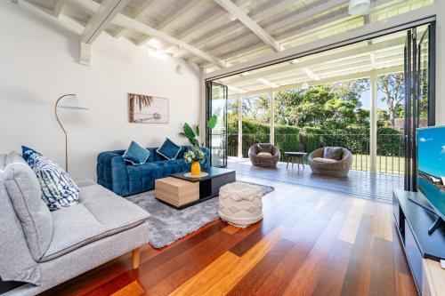 Strathfield Stylish 6br house with Pool Tennis