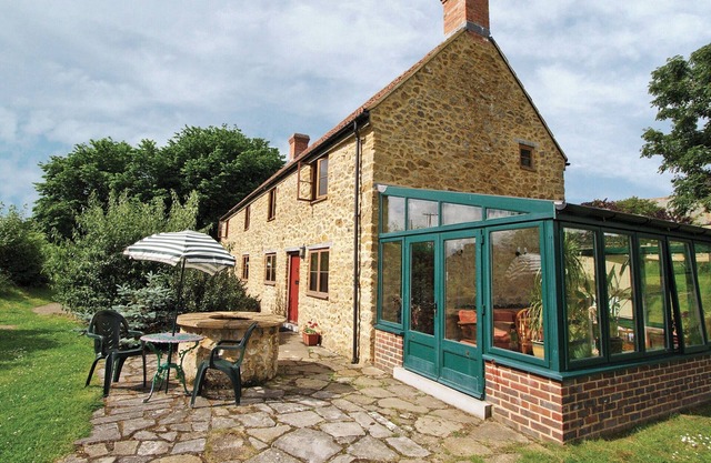 Strawberie Cottage - E2390