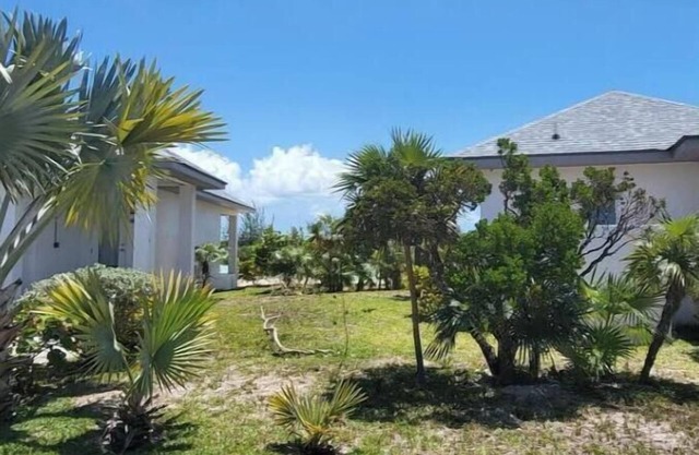 Strawberry Bungalow On Fountain Bay