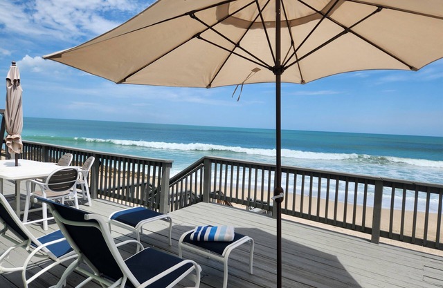 Stuart Beach House- Three bedroom home with outstanding views and private dock