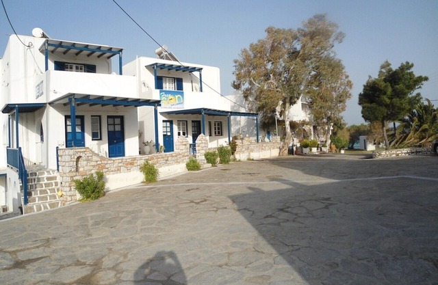 Studio 2/3 people 50 meters from the beach