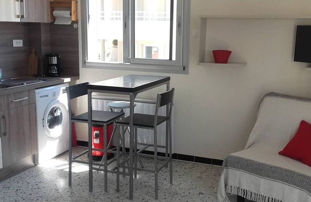 Studio 2 Pers Near Beach with Parking