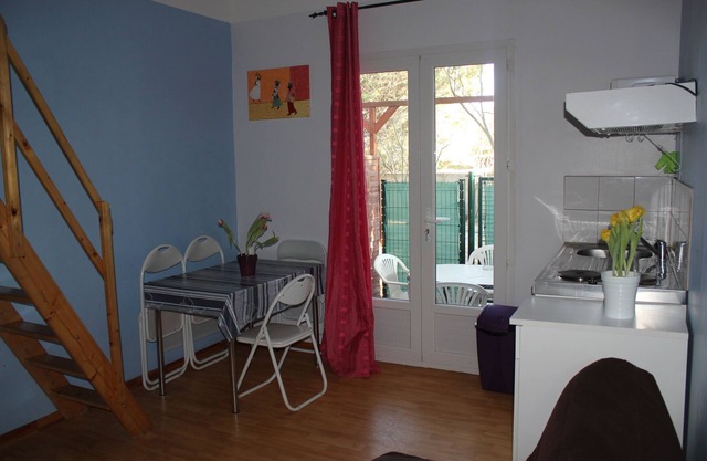 Studio 4 pers. St-Cyprien between village and beaches on coteradieuse site. Wireless