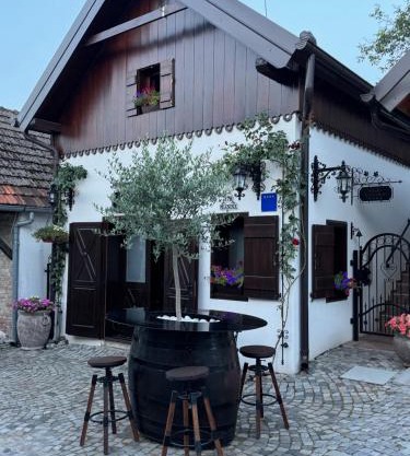 Studio apartman & Wine House ONDINE