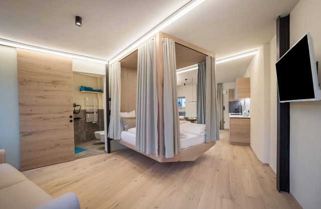 Studio Apartment 'Avia Living Teresa' with Mountain View and Wi-Fi