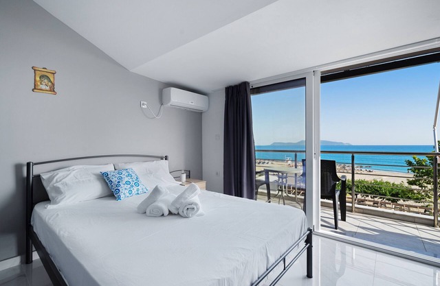 Studio Apartment 'Iguana 18' with Sea View, Wi-Fi and Air Conditioning