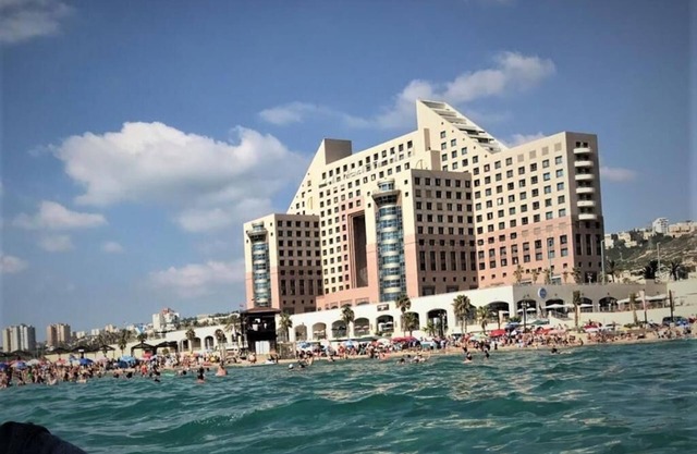 studio apartment in Haifa WiFi,AC,full kitchen,full bathroom and washingmachine