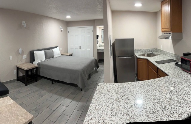 Studio Apartment - King Bed