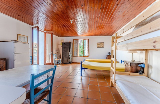 Studio Apartment 'La Halte De Compostelle' with Private Terrace and Wi-Fi