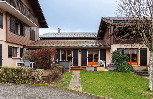 Studio Apartment 'Sabot De Vénus' with Mountain View, Private Terrace and Wi-Fi