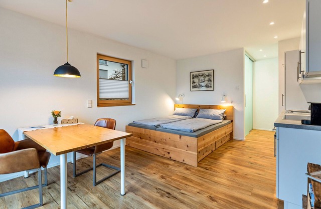 Studio Apartment 'Sonnenhalde' with Lake View, Private Terrace and Wi-Fi