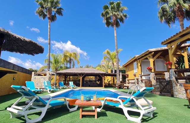 Studio Apartment 'Tabarca' with Shared Pool, Wi-Fi and Air Conditioning